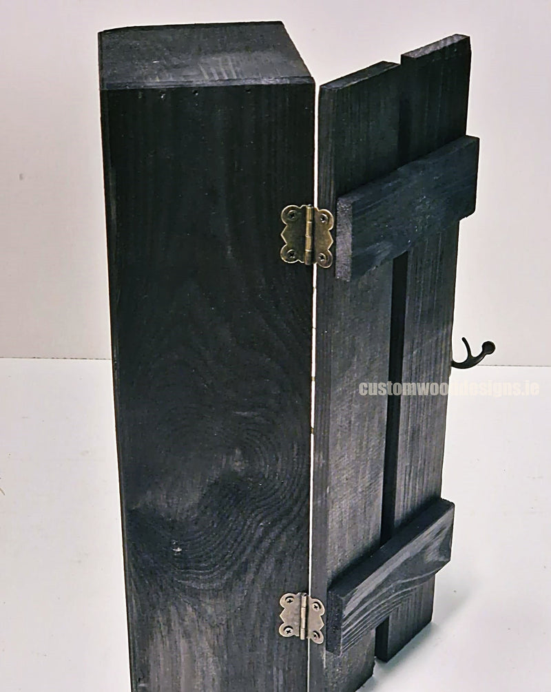Load image into Gallery viewer, Rustic Bottle Box - Black Single Bottle box Custom Wood Designs __label: Multibuy Bottle Box bottle-box-default-title-rustic-bottle-box-black-single-52613316018519
