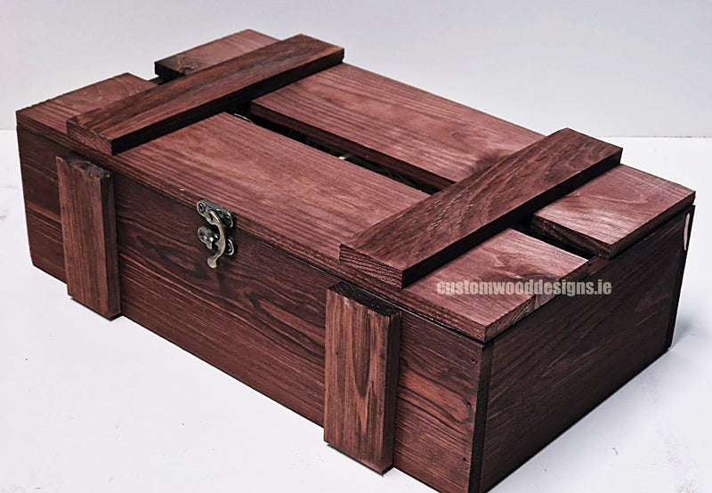 Load image into Gallery viewer, Rustic Bottle Box - Burgundy Double Bottle box Custom Wood Designs __label: Multibuy Bottle Box gift box Gift Boxes wooden Box bottle-box-default-title-rustic-bottle-box-burgundy-double-53613466485079_2932dbfb-2fdc-4620-982b-0972f7913d55
