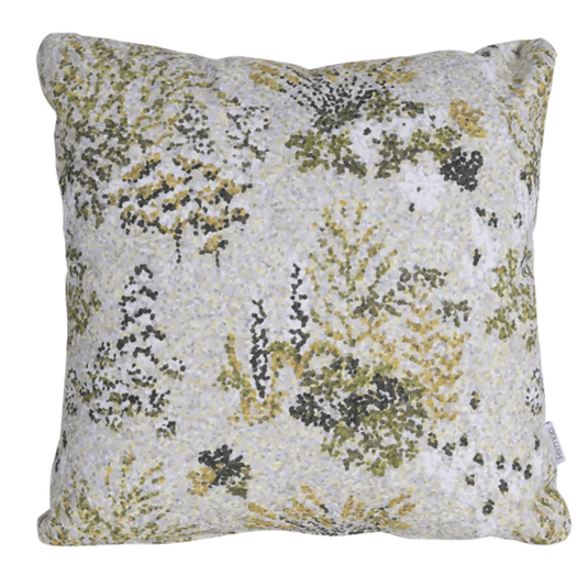 Fermob Bouquet Sauvage outdoor cushion in gingerbread color with floral pattern, 44x44 cm, designed for outdoor seating.