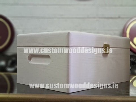 Load image into Gallery viewer, White Wood Box PHW4 33 X 25 X 15,5 cm Box Painted White pin bedroom deco box box with lid chest container gift room deco with lock wood wooden box-painted-white-default-title-white-wood-box-phw4-33-x-25-x-15-5-cm-53611814355287
