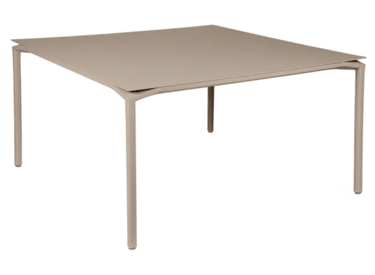 Fermob CALVI square dining table in nutmeg color, 140x140 cm, suitable for eight seats, metal construction, modern design.