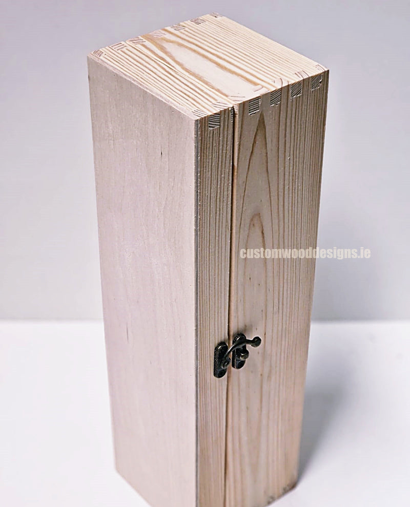 Load image into Gallery viewer, Hinged Lid 1 Bottle Box - Natural x25 Custom Wood Designs __label: Multibuy Bottle Box Bottle Boxes gift box Gift Boxes Single bottle box wooden Box default-title-hinged-lid-1-bottle-box-natural-x25-52627183567191
