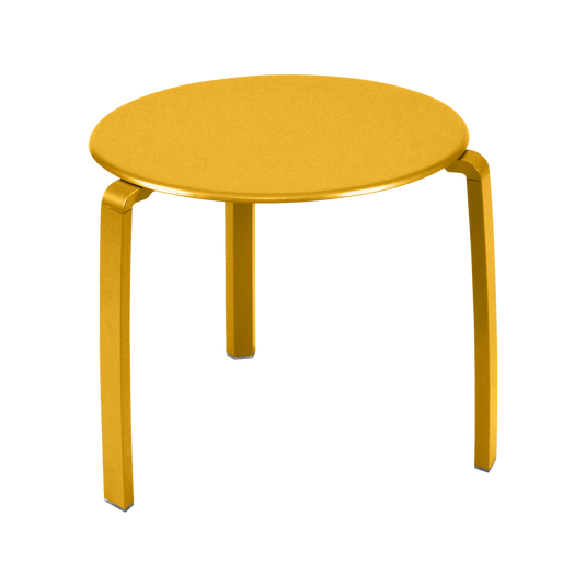 Fermob Alizé Low Table Ø48 cm in Honey – round outdoor side table in aluminium