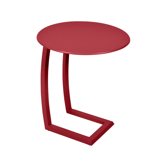 Fermob Alizé Offset Low Table Ø48 cm in Chilli – offset side table in aluminium