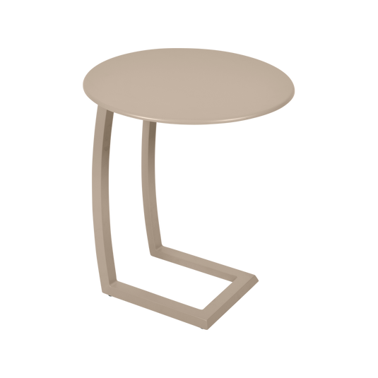 Fermob Alizé Offset Low Table Ø48 cm in Nutmeg – offset side table in aluminium