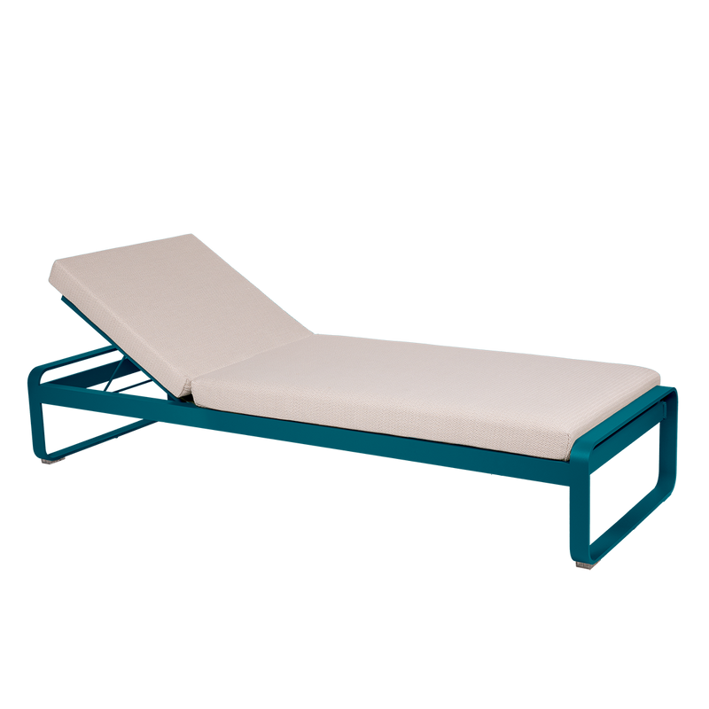 Load image into Gallery viewer, Fermob Bellevie Premium sunlounger– Acapulco Blue frame with Pearl fabric cushions
