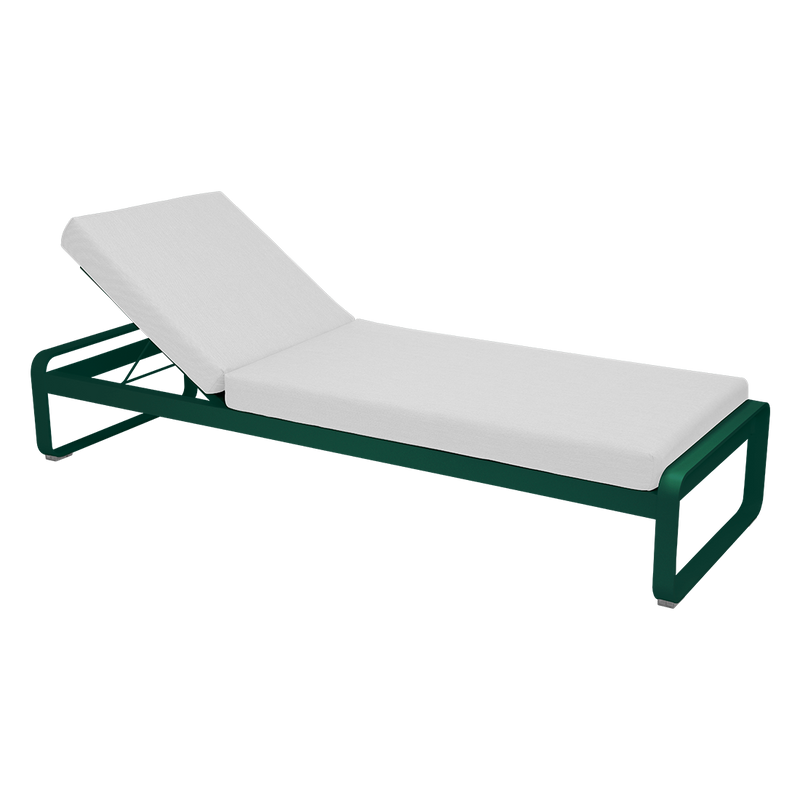 Load image into Gallery viewer, Fermob Bellevie Premium sunlounger– Cedar Green frame with Off-White fabric cushions

