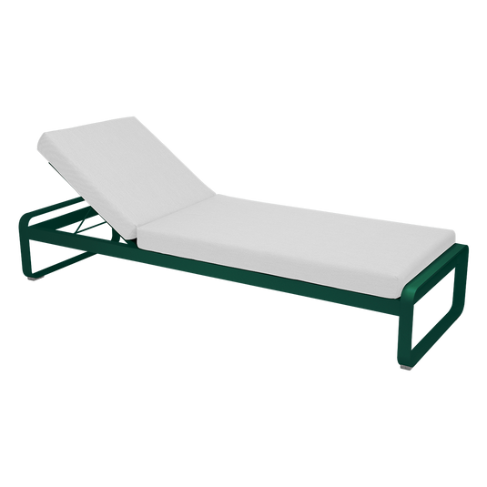 Fermob Bellevie Premium sunlounger– Cedar Green frame with Off-White fabric cushions
