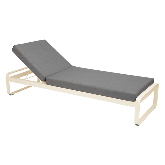 Fermob Bellevie Premium sunlounger– Latte Beige frame with Flannel Grey fabric cushions