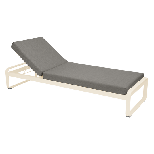 Fermob Bellevie Premium sunlounger– Latte Beige frame with Grey Taupe fabric cushions