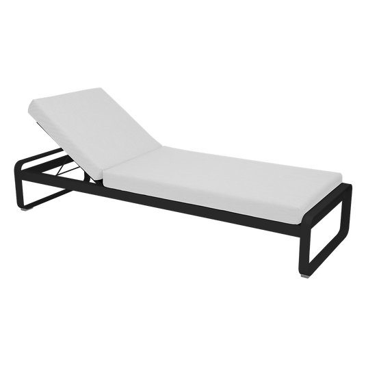 Fermob Bellevie Premium sunlounger– Liquorice frame with Off-White fabric cushions