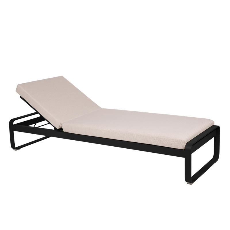 Load image into Gallery viewer, Fermob Bellevie Premium sunlounger– Liquorice frame with Pearl fabric cushions
