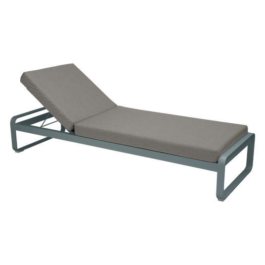 Fermob Bellevie Premium sunlounger– Storm Grey frame with Grey Taupe fabric cushions