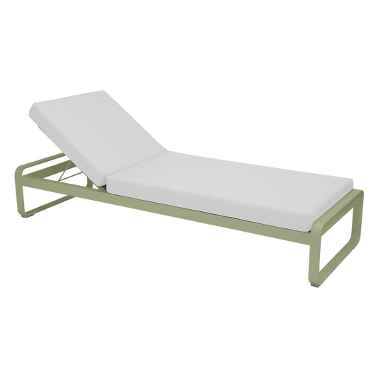 Fermob Bellevie Premium sunlounger– Willow Green frame with Off-White fabric cushions