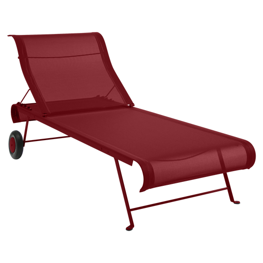 Fermob Dune Sunlounger in Chilli