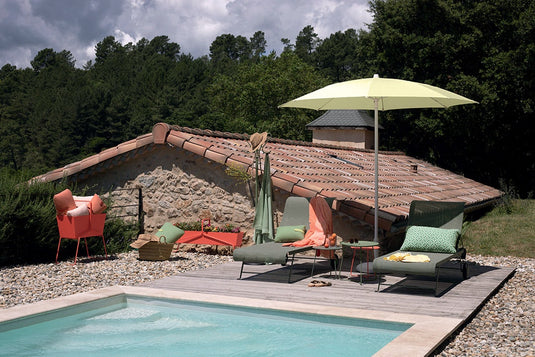 Fermob Dune Sunlounger – lifestyle