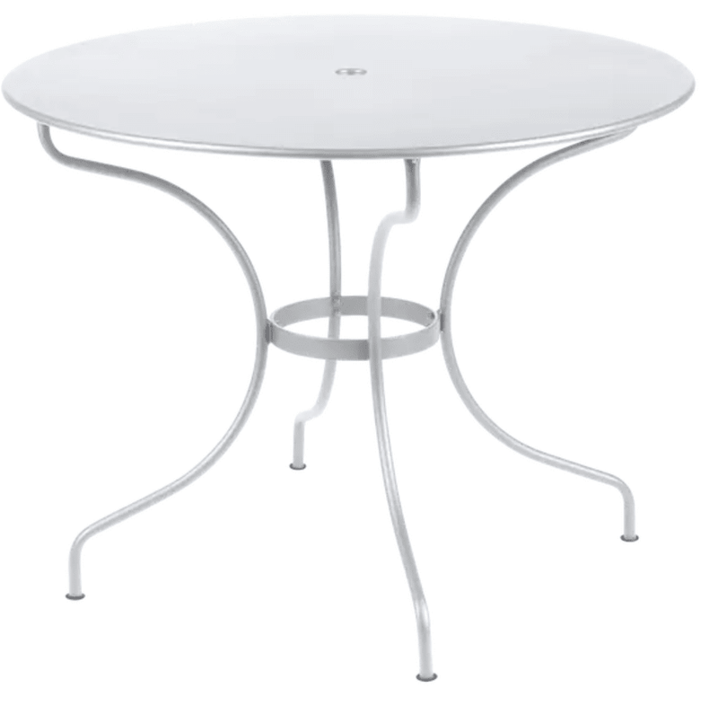 Load image into Gallery viewer, Fermob OPÉRA+ outdoor metal table with 96 cm diameter in Cotton White, suitable for five-seater patio dining.
