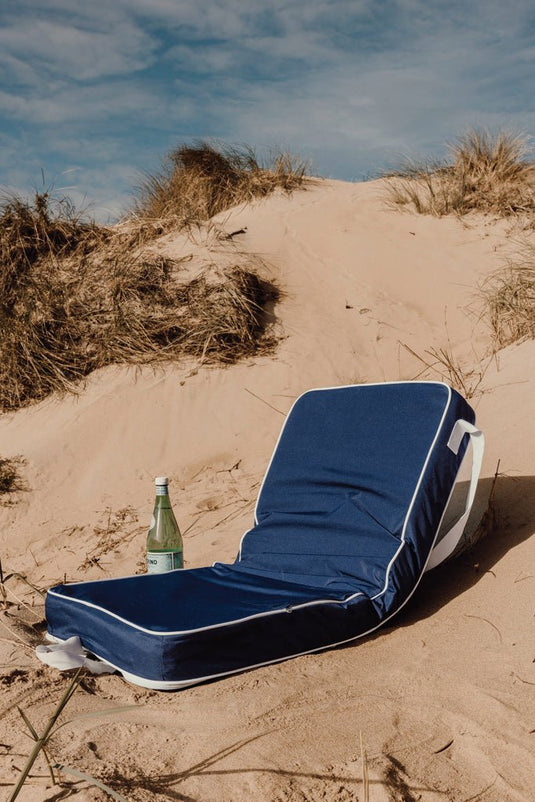 Lagoa GRS beach chair - Custom Wood DesignsVinga Lagoa GRS outdoor beach chair with adjustable reclining back and lightweight frame, ideal for relaxing by the water.OutdoorV4532715Polyester,Steellight blue