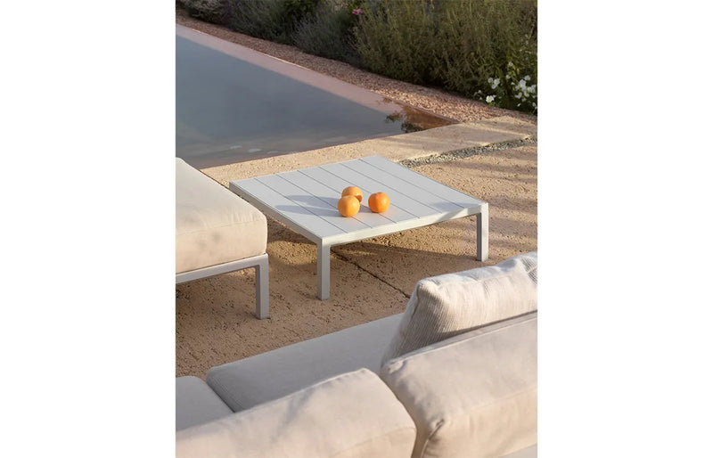 Load image into Gallery viewer, Nardi Maximo 4 modular outdoor sofa – lifestyle 2
