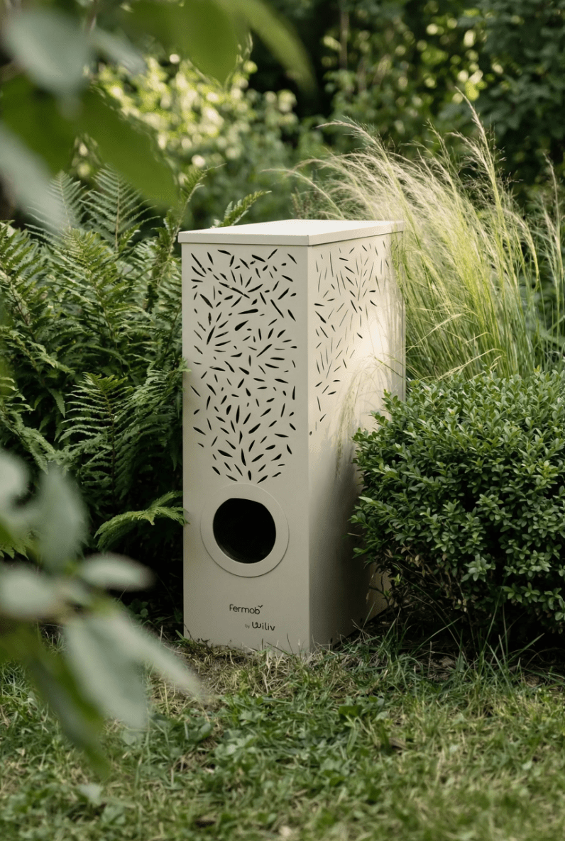 Load image into Gallery viewer, Fermob MOJO Anti-Mosquito Station for mosquito control, shown in a sleek outdoor design with a white and gray finish.
