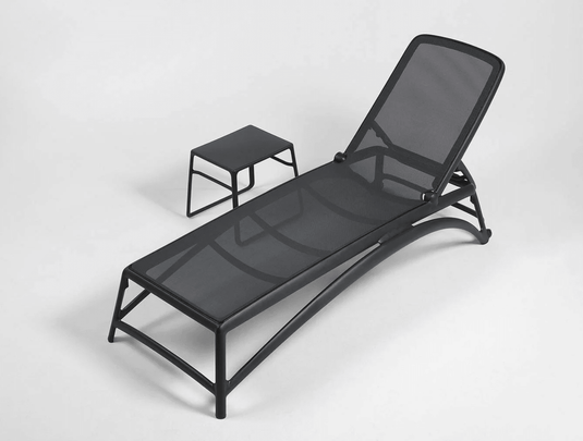 Nardi Atlantico Sun Lounger Stackable Poolside Recliner - Custom Wood DesignsNardi Atlantico stackable sun lounger with woven design and adjustable backrest, ideal for poolside relaxation.Sunlounger24575216159703Tortor Tortora