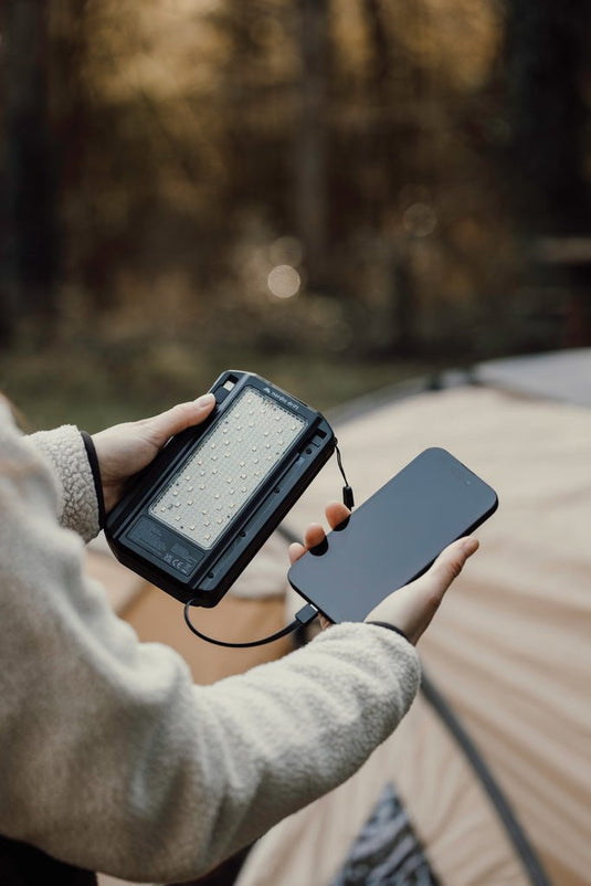 Nordic Drift Titan 10.000mAh solar powerbank with 3 panels - Custom Wood DesignsNordic Drift Titan 10,000mAh solar powerbank with three panels for charging phones and tablets outdoors.Phone & Tablet accessoriesND410.0001Recycled ABS,Recycled Polycarbonateblack
