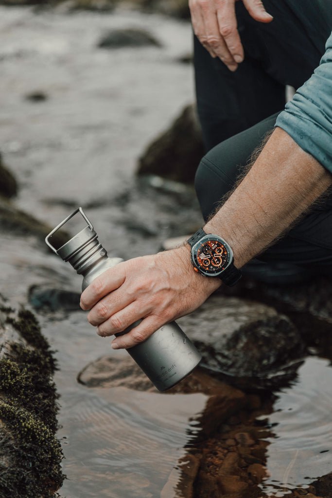 Load image into Gallery viewer, Nordic Drift Titan High performance Watch - Custom Wood DesignsNordic Drift Titan high performance watch with sleek design, shown on a smartphone accessory display.Phone &amp; Tablet accessoriesND430.0001Metal,ABSblack
