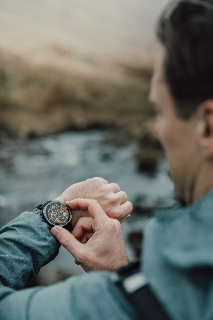 Load image into Gallery viewer, Nordic Drift Titan High performance Watch - Custom Wood DesignsNordic Drift Titan high performance watch with sleek design, displayed on a phone or tablet accessory, showcasing modern style and precision.Phone &amp; Tablet accessoriesND430.0001Metal,ABSblack
