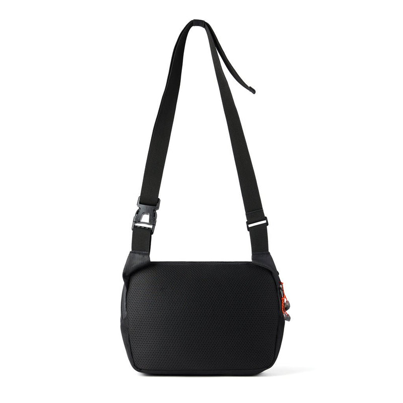 Load image into Gallery viewer, Nordic Drift Trail RCS Crossbody bag 4L - Custom Wood DesignsNordic Drift Trail RCS Crossbody bag 4L in black, compact design with adjustable strap, ideal for travel and daily use.Bags &amp; TravelND200.0401rPET,rPETblack
