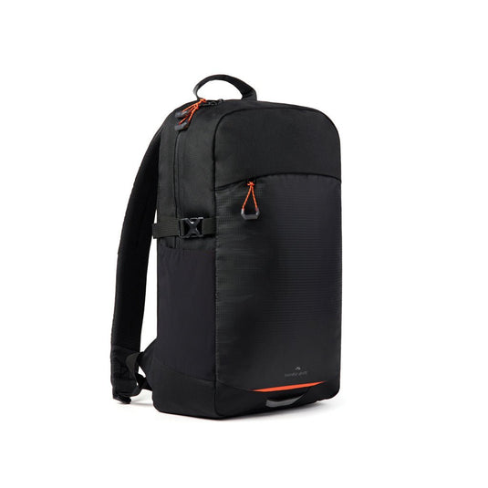 Nordic Drift Trail RCS daypack 16L - Custom Wood DesignsNordic Drift Drift Trail RCS 16L daypack showing black and gray fabric with adjustable shoulder straps and front zip pocket.Bags & TravelND200.0201rPET,rPETblack