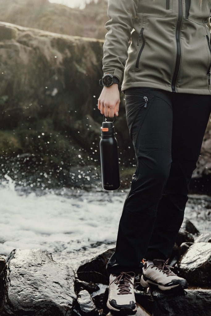 Load image into Gallery viewer, Nordic Drift Trail RCS Single Wall Water Bottle 750ml - Custom Wood DesignsNordic Drift Trail RCS 750ml single wall water bottle, blue drinkware with a screw cap and minimalist design.DrinkwareND310.0301Recycled Stainless steelblack
