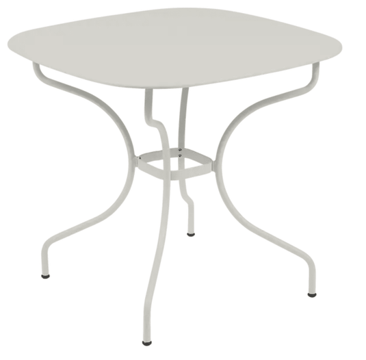 Fermob OPÉRA+ Carronde outdoor metal table in Clay Grey with 82x82 cm square top, suitable for patio or garden use.