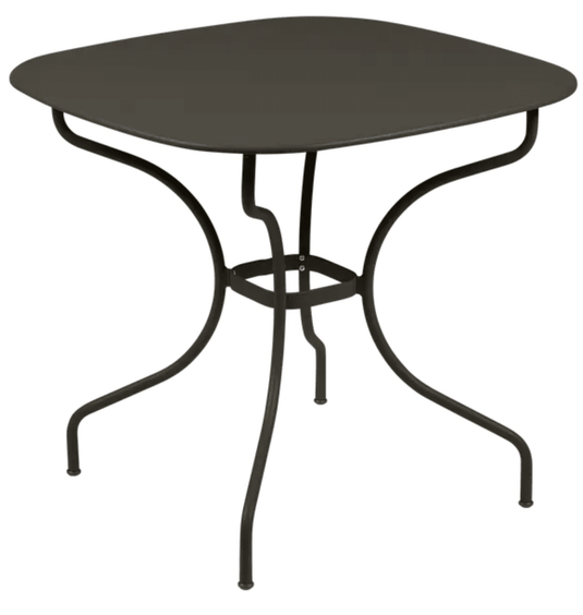 Fermob OPÉRA+ Carronde outdoor metal table with 82 x 82 cm round tabletop, suitable for patio or garden dining.