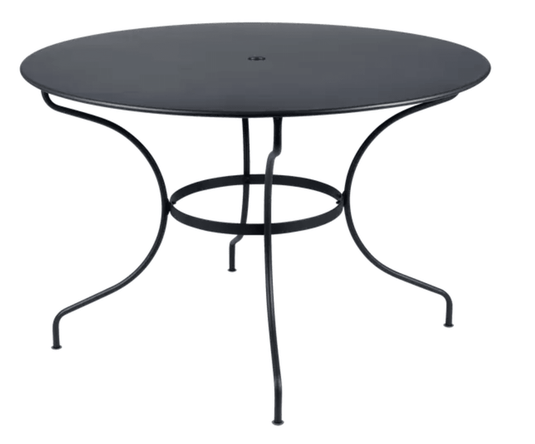 Fermob OPÉRA+ outdoor metal table in anthracite with 117 cm diameter, six-seater for garden or patio dining.