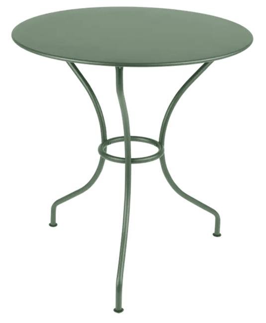 Fermob OPÉRA+ outdoor metal table with 67 cm diameter, suitable for patio or restaurant outdoor seating.
