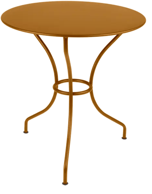 Fermob OPÉRA+ outdoor metal table with a 67 cm diameter, featuring a stylish gingerbread finish, ideal for patio or restaurant use.