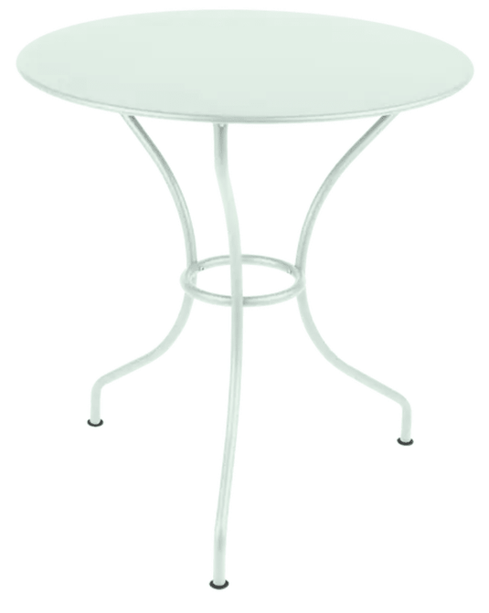 Fermob OPÉRA+ outdoor metal table with 67 cm diameter in Ice Mint, suitable for patio or restaurant outdoor seating.