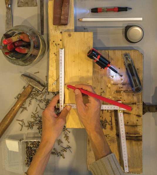 25cm wooden carpenter pencil from XD Collection, ideal for carpentry and woodworking projects, with a natural wood finish.