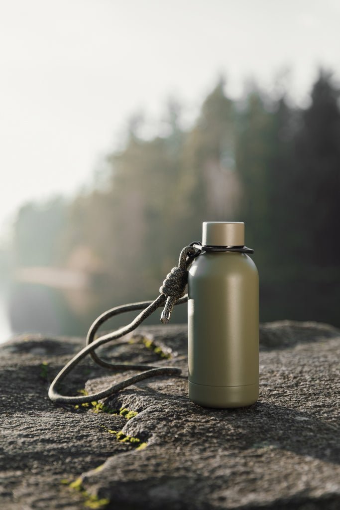 Load image into Gallery viewer, Parks RCS SS bottle, 400 ML - Custom Wood DesignsVinga Parks RCS SS 400ML stainless steel drinkware bottle, sleek design with a secure lid, ideal for on-the-go hydration.DrinkwareV4300907Recycled Stainless steel,Polyestergreen
