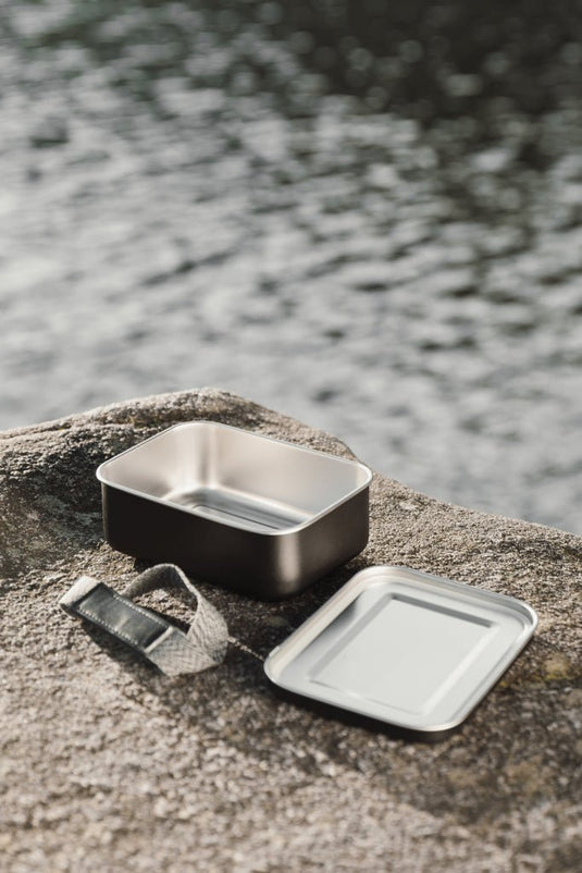 Parks RCS SS lunch box - Custom Wood DesignsVinga Parks RCS SS lunch box in stainless steel with a secure lid, ideal for home and outdoor meals.Home & LivingV2691101Recycled Stainless steel,Polyesterblack