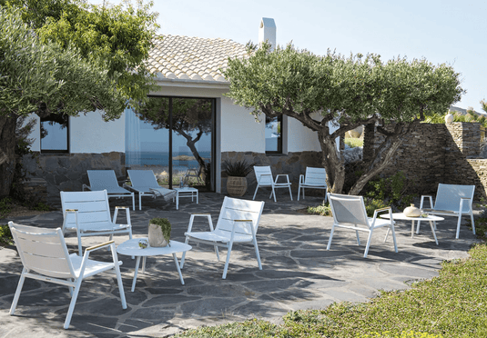 Fermob Pilotis V aluminum low armchair with teak armrests, outdoor restaurant furniture, modern design and sturdy construction