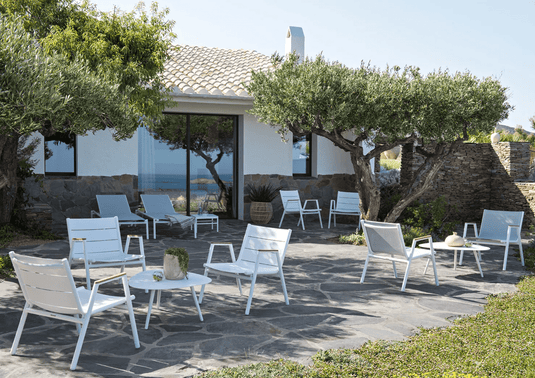 Pilotis V. Batyline® Sunlounger - Custom Wood DesignsFermob Pilotis V. Batyline® sunlounger with sleek design, featuring a Batyline® fabric seat and modern outdoor furniture style.Sunlounger24575195567607Pebble