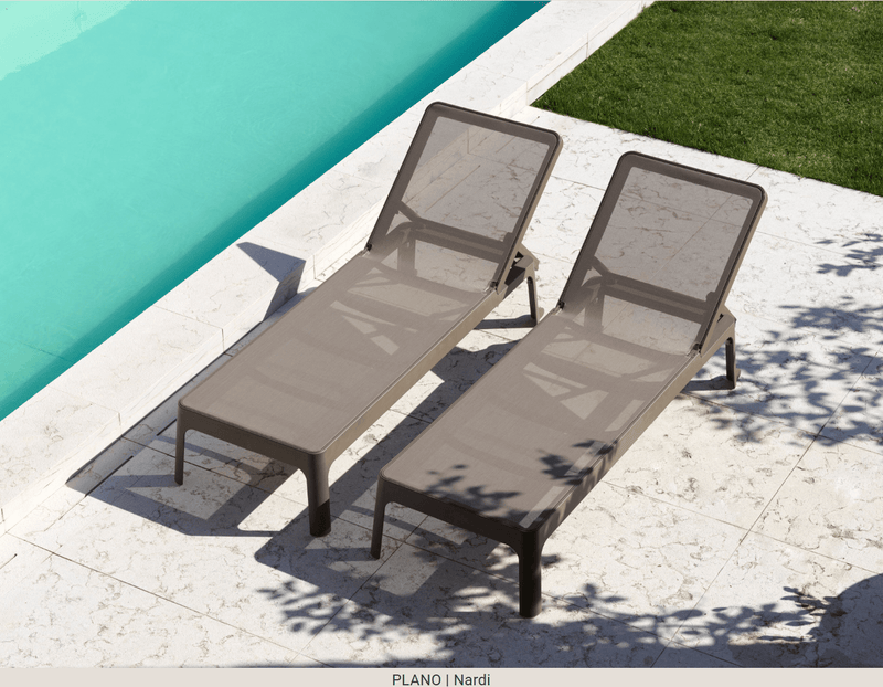 Load image into Gallery viewer, Plano Outdoor Sun Lounger by Nardi – Reclining Poolside Furniture - Custom Wood DesignsGreen Nardi Plano outdoor sun lounger with reclining feature, ideal for poolside or patio lounging in Ireland.Sunlounger24575216990007White
