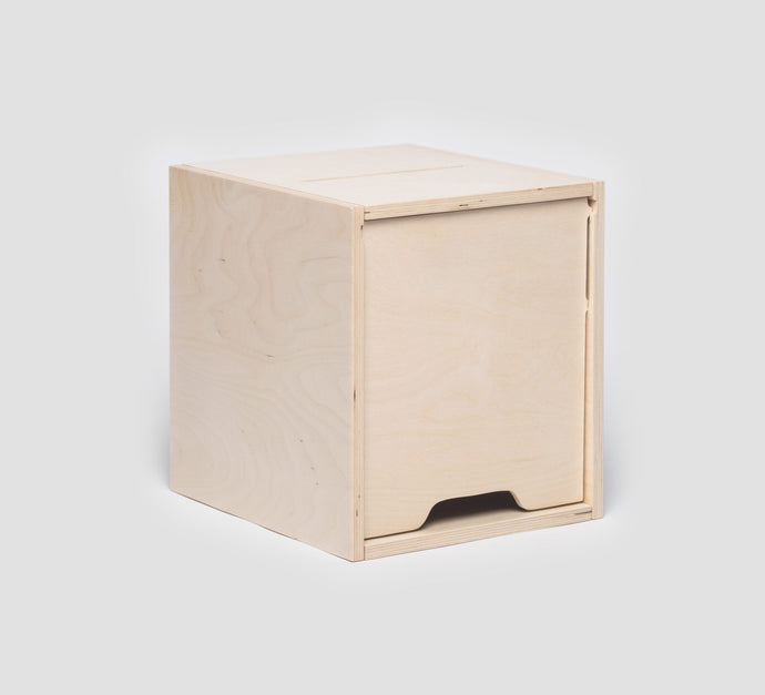 Small birch plywood modular display for retail