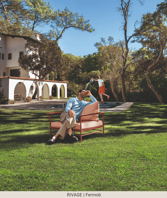 Rivage Low Armchair Fermob - Custom Wood DesignsRed ochre Fermob Rivage outdoor metal armchair with low armrest, suitable for garden and patio seating.Fermob Rivage Outdoor Metal Armachir24575201525495Acapulco Straciatella