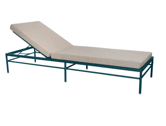 Rivage Sunlounger Luxury - Custom Wood DesignsFermob Rivage Sunlounger Luxury in metal with Straciatella fabric, designed for outdoor relaxation and stylish sunbathing.Sunlounger Metal24575201010167Acapulco Straciatella