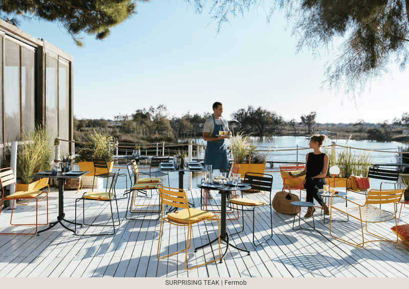 Load image into Gallery viewer, Surprising Teak Chair - Custom Wood DesignsFermob Surprising Teak Chair outdoor metal chair with teak accents, designed for stylish outdoor furniture use.Fermob Metal Chair Outdoor24575206052023
