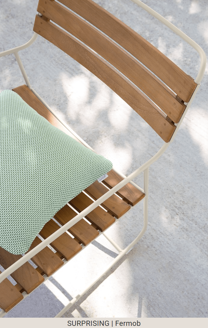 Load image into Gallery viewer, Surprising Teak Low Armchair - Custom Wood DesignsFermob Surprising Teak Low Armchair, outdoor metal Acapulco-style chair with teak accents, suitable for garden or patio.Fermob Metal Chair Outdoor24575208410551Acapulco
