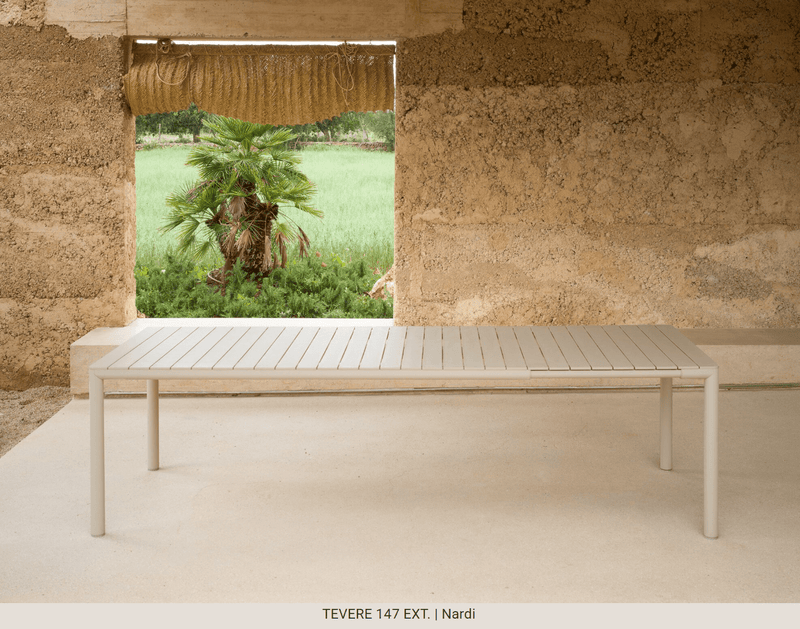 Load image into Gallery viewer, Tevere 147 Extensible Table - Custom Wood DesignsNardi Tevere 147 extensible outdoor table with antracite finish, showcasing its sleek, modern design for outdoor dining spaces.Nardi Outdoor Table24575206420951Antracite
