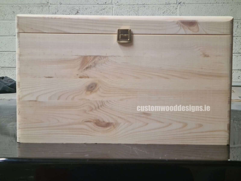 Load image into Gallery viewer, Pine Box MPB3 Custom Wood Designs __label: Upload Logo unbranded-pine-box-mpb3-49180132606295
